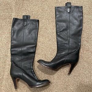 Banana Republic Black Leather Knee High Heeled Boots Size 5 – Read